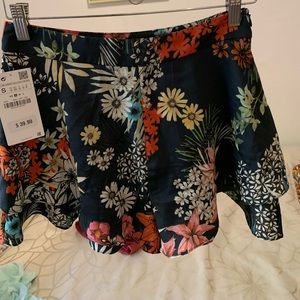 Zara skort size S brand new